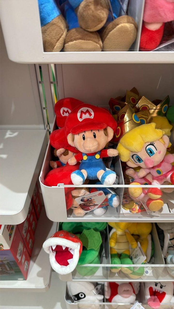 368vanessa's tweet photo. The doll shop downstairs https://t.co/t1c3i6tMO7