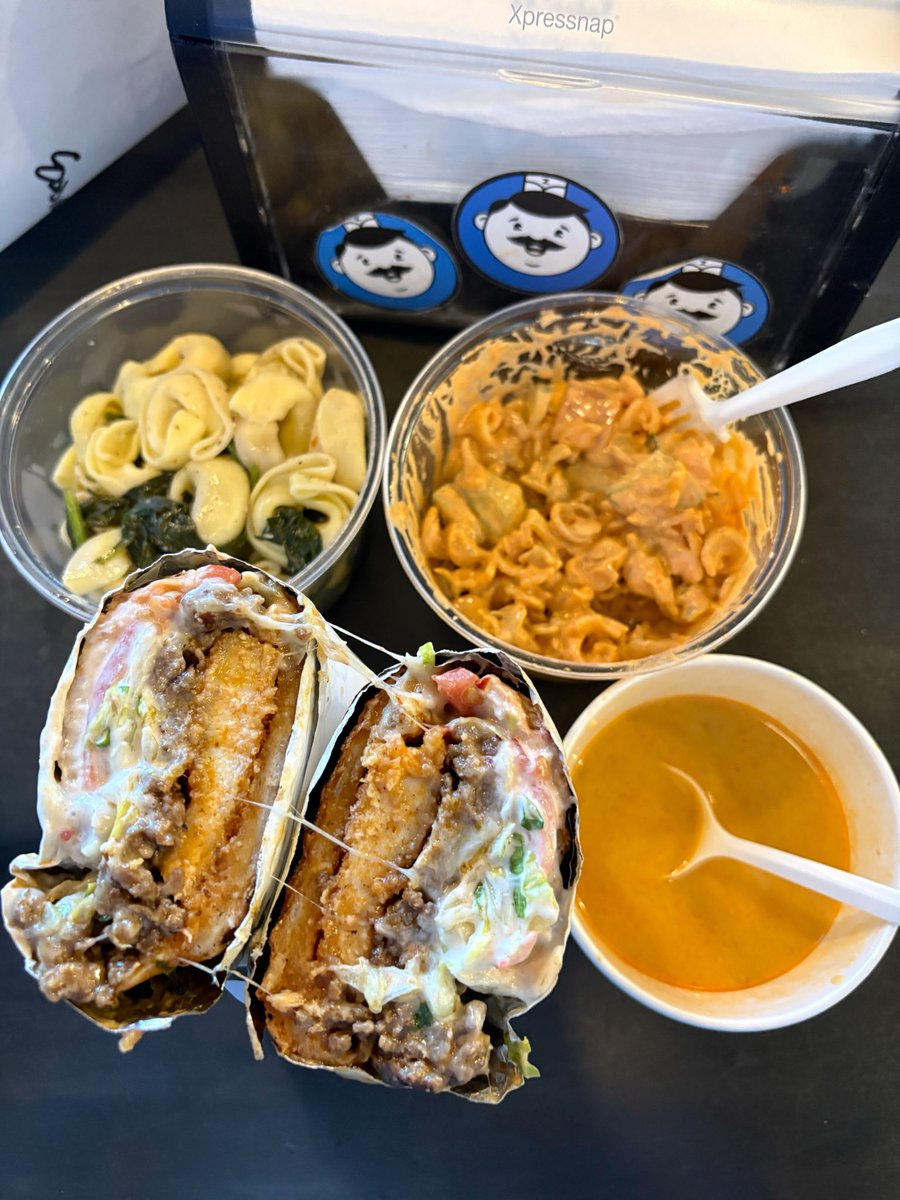 CHurls13's tweet photo. My Buffalo food tour ends with the best, Zio’s deli on Elmwood. Combined a Zio with an Eddie to make a stinger of sorts, along with Buffalo Chicken soup, tortellini salad and the incomparable hot honey mac. Run don’t walk if you haven’t had it 🔥🔥 https://t.co/2AyttizNPC