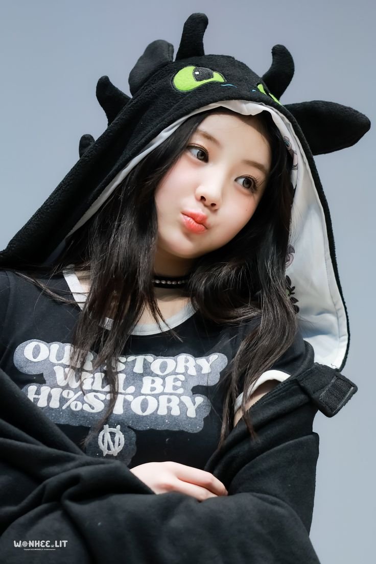 dreamywonhee's tweet photo. #Wonhee+Toothless  💞 https://t.co/NnVcuGyZ8a