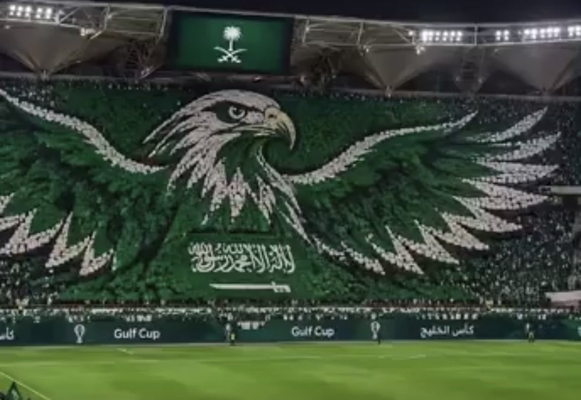 _aiisha1's tweet photo. مساء الفوز والبطولة بإذن الله💚🏆
كل التوفيق لمنتخبنا الليله
🇸🇦 قلوبنا مع الأخضر 🇸🇦🤍.

.
بنت أإلنوور💕 
#السعوديه_الامارات
#نهائي_خليجي27 https://t.co/kKgWACUSou