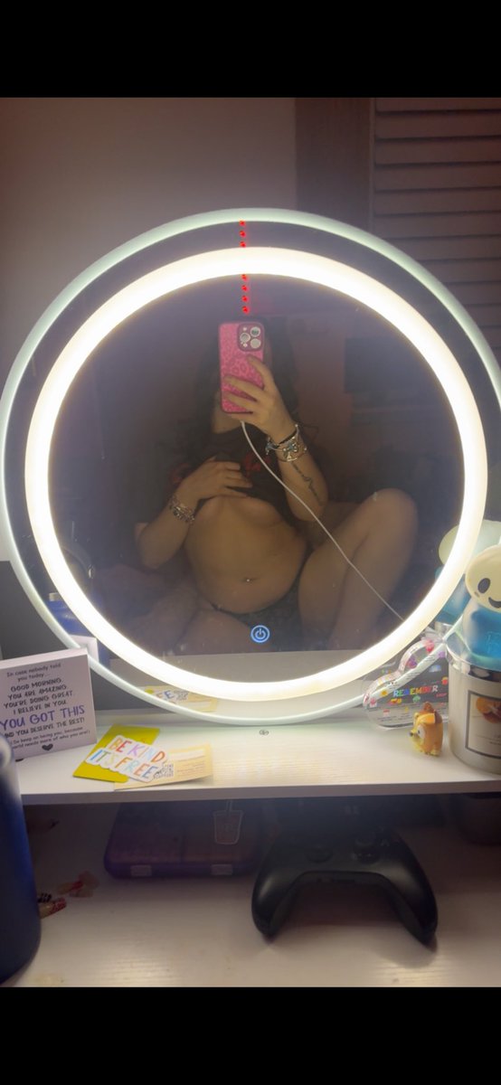 user5723108's tweet photo. @trilo78 💋🍒 https://t.co/0dgHy34BNM