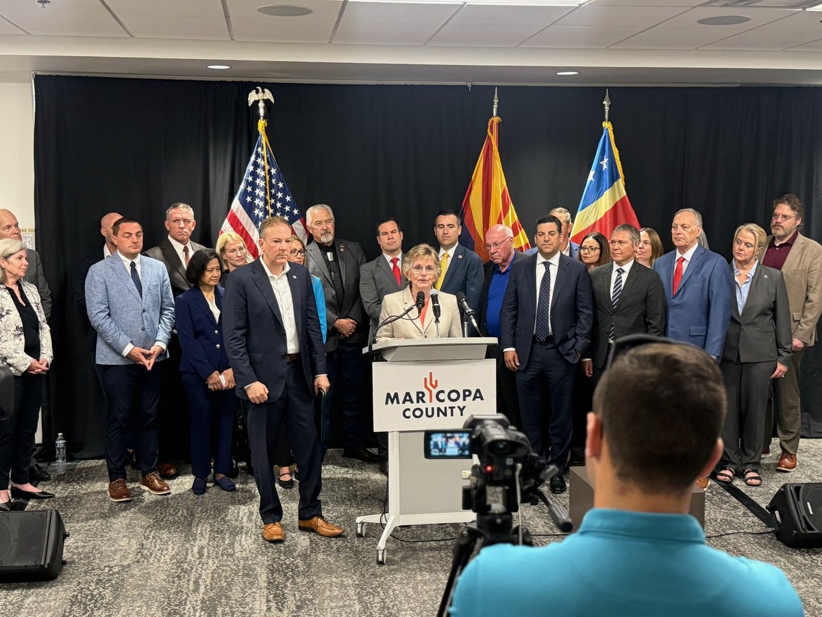 KateMcGeeAZ's tweet photo. Maricopa County is leading the way in both economic development and air quality. Thank you to the EPA for your proposal to approve Rule 204! This incentivizes owners and operators to replace older, higher-emitting equipment with better technology that pollutes less. I appreciate all our government and business leaders who showed their support today and thank you to our Air Quality Department for your brilliant innovation to get this across the finish line.