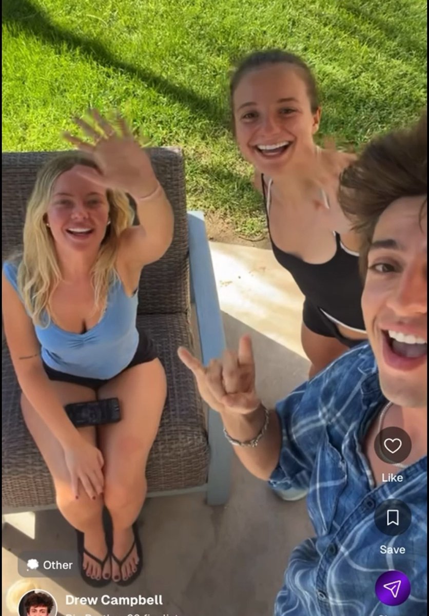 buffalo_dame's tweet photo. wearing the flannel, oh, okay #bb288 https://t.co/3T0Qm55g7e