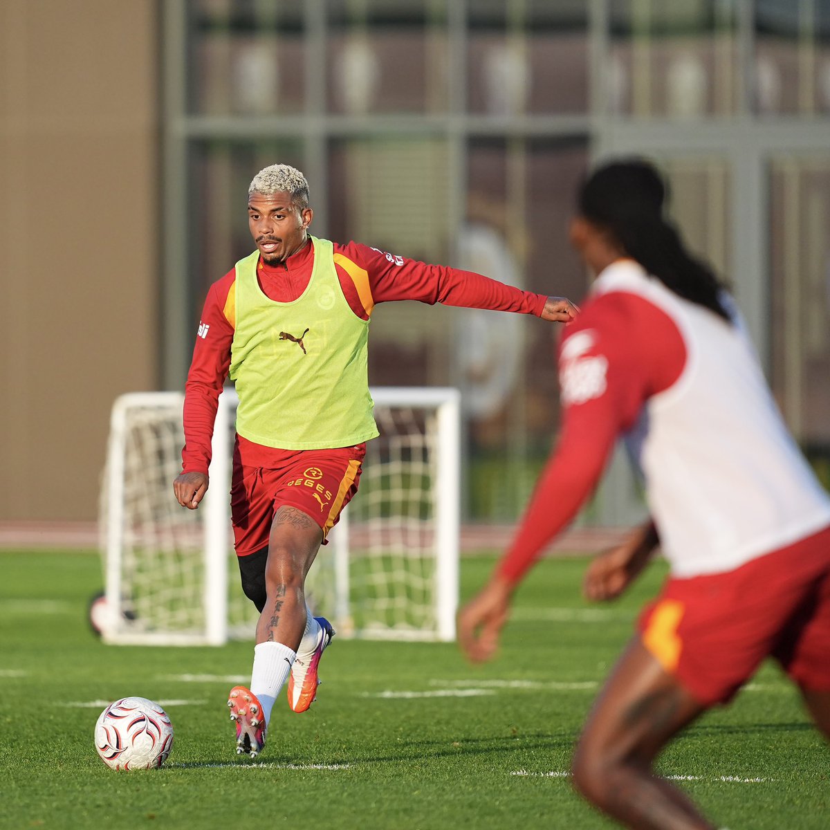 GalatasaraySK's tweet photo. 🦁 Aslanlarımız, Trendyol Süper Lig’in 7. haftasında Kasımpaşa ile oynayacağımız maçın hazırlıklarına bugün Kemerburgaz Metin Oktay Tesisleri’nde yaptığımız antrenmanla devam etti. #GSvKAS https://t.co/7U7yeg0ZWR