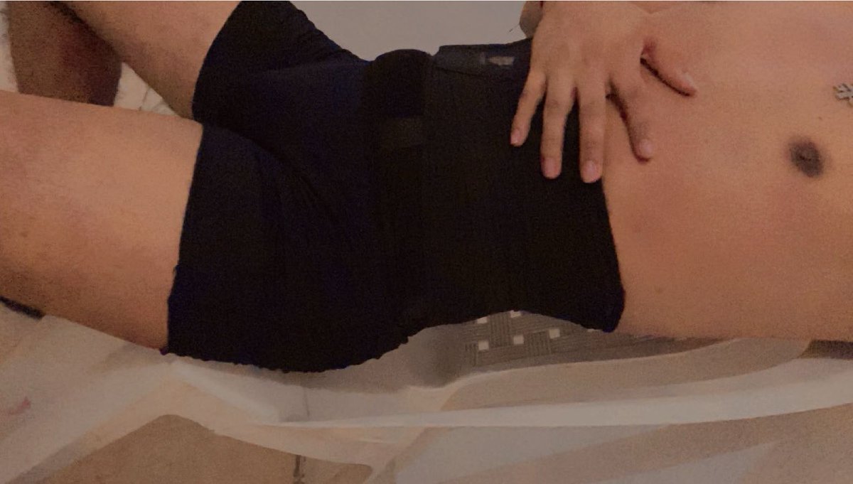 AndyTaga01's tweet photo. Toco ejercicio en casa 
💪 🏋️‍♂️ 🏡 https://t.co/PuV7t88gO8