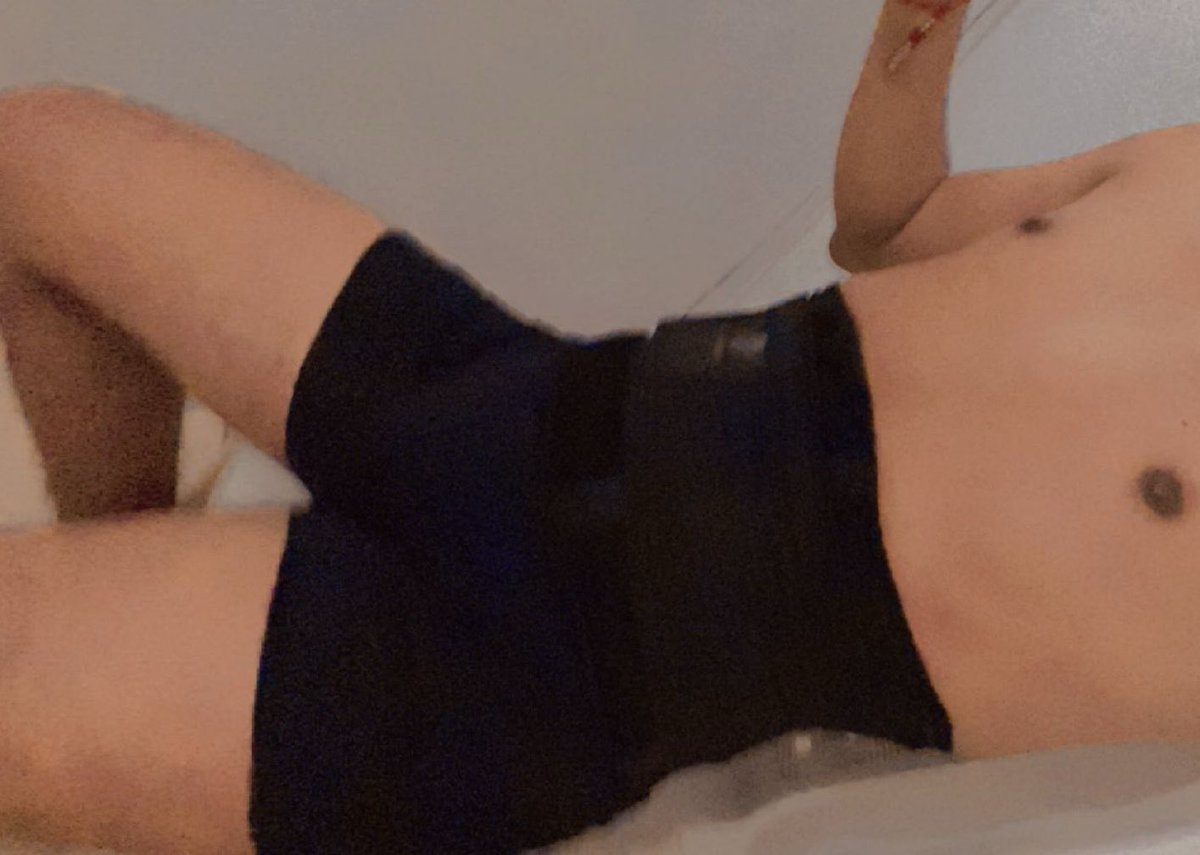 AndyTaga01's tweet photo. Toco ejercicio en casa 
💪 🏋️‍♂️ 🏡 https://t.co/PuV7t88gO8