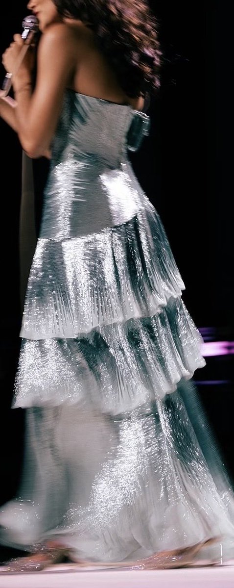 closetineed's tweet photo. I still think about this dress to this day https://t.co/jXz56kwMOR