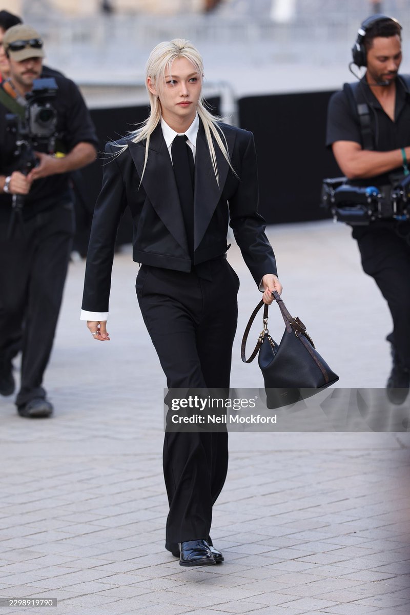 BbokRisma's tweet photo. DON'T GOTTA EDIT, CHECK THE GETTY

FELIX PFW LOUIS VUITTON SS27
#FELIXxLVSS27 #FELIX @LouisVuitton https://t.co/SGKafDffxl