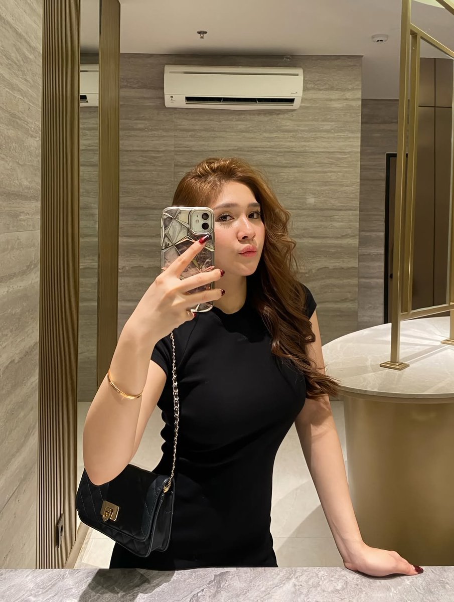 d6PDOXbVX53maxF's tweet photo. udh avail lgi ya 

#botegal 
#availtegal https://t.co/8MAkyiVw5X