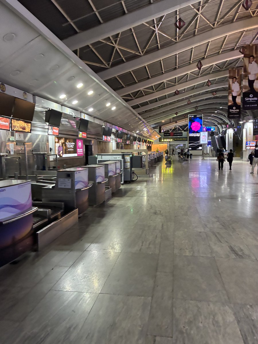 shreejit_Rx's tweet photo. This may be the last departure from BOM T1, which goes under renovation in 10 days and will be shut for 4 years. The terminal already looks deserted / ghosted - most outlets are closed and are in the process of packing up and moving out.

Arrivals and departures here were butter smooth, the cab/auto accessibility was superb compared to any other metro terminal. Now all these flights will be divided between BOM T2 and Navi Mumbai NMI Airport.
#terminal1mumbai