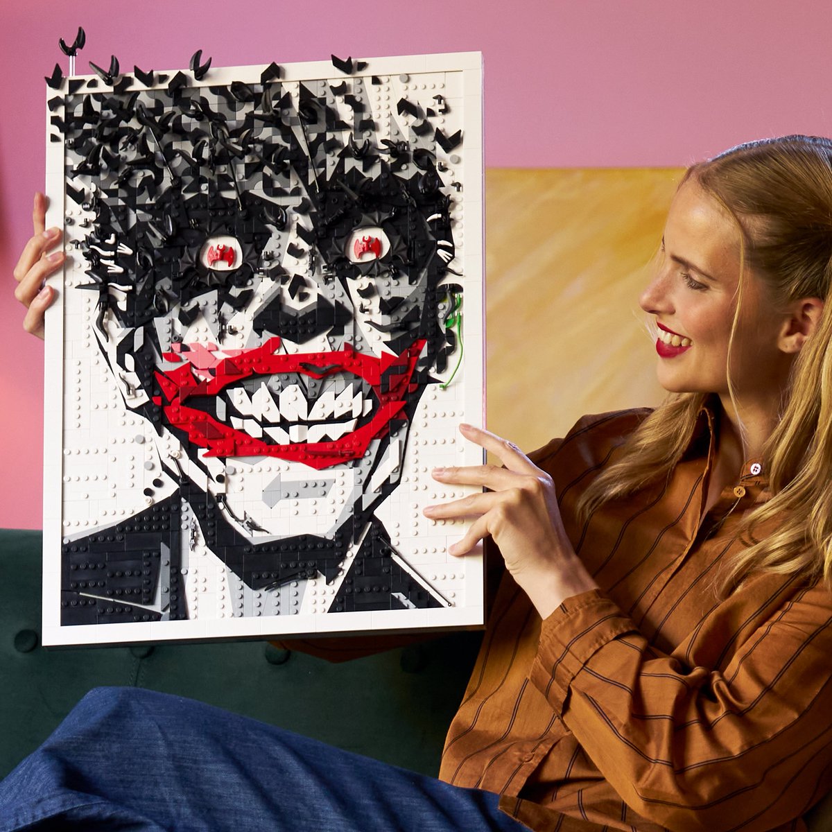 just2goodYT's tweet photo. still dying at this lego promo image https://t.co/Y259nXwMMz