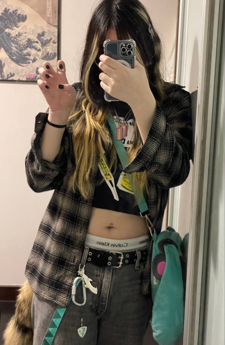 emmiswagx3's tweet photo. todays fit. raaawr. wruff!!!!... https://t.co/AxWbQ4TfKz