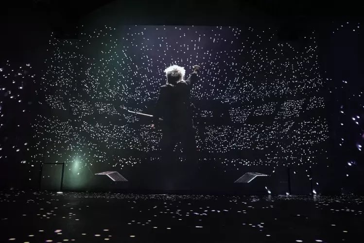 isabellerosu's tweet photo. L'EXPÉRIENCE EN IMAGES
50 MINUTES EN IMMERSION AVEC INDOCHINE ❤️🎶 totalement inédite et redécouvrez l’énergie et la puissance du show du groupe INDOCHINE dans une création spectaculaire qui vous plonge au plus près de la tournée. À vivre dès le 20 novembre.@nicolasirkis https://t.co/P58xGvoNM0