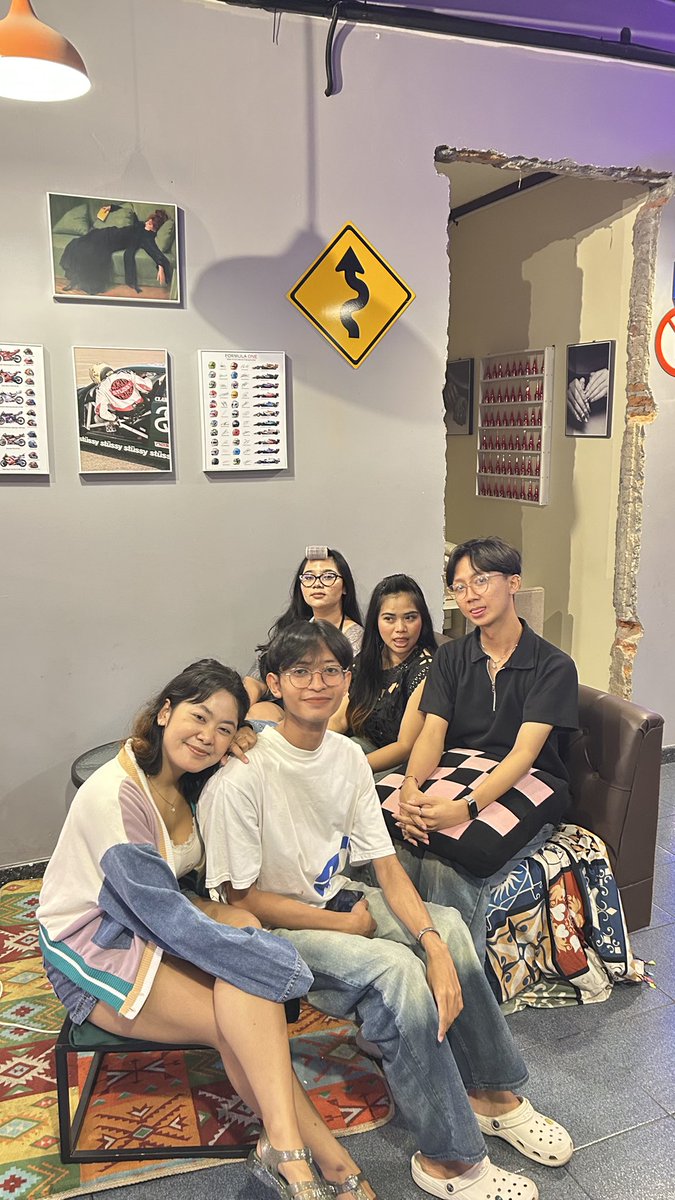 cangcyuters's tweet photo. selayaknya anak muda https://t.co/5Zbr2xslhu