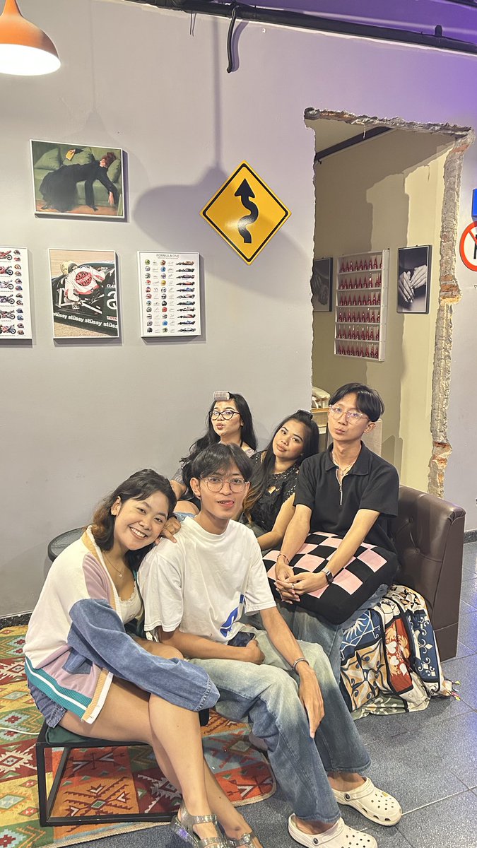 cangcyuters's tweet photo. selayaknya anak muda https://t.co/5Zbr2xslhu
