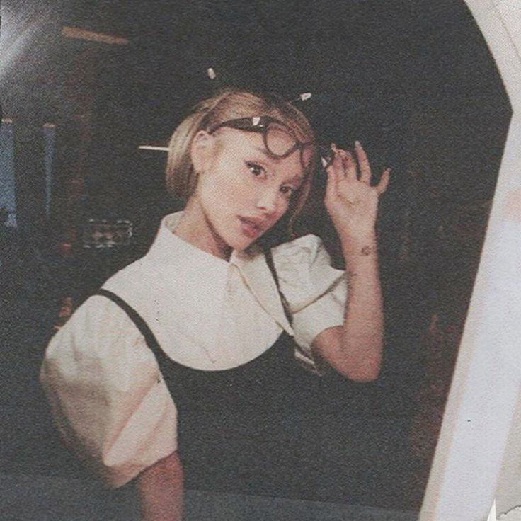 arianastills's tweet photo. no thoughts, just ariana grande from the boy is mine music video https://t.co/XipIRstXYn