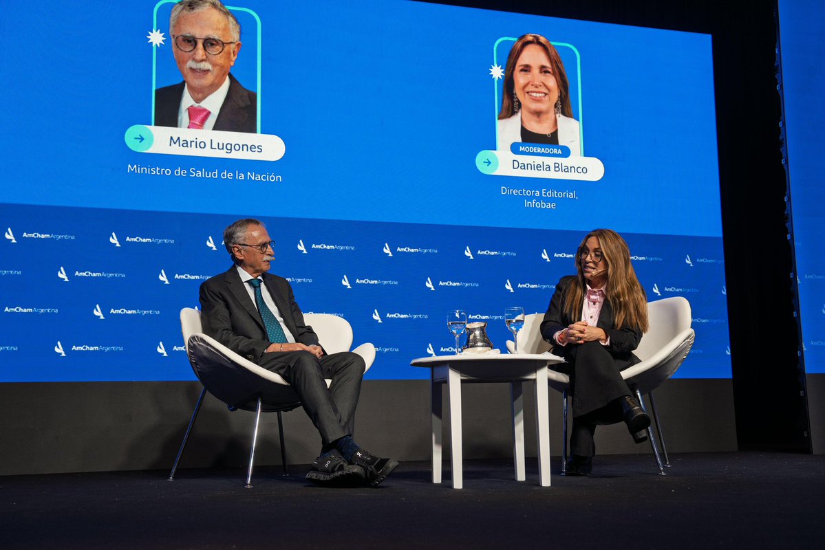 AmChamArgentina's tweet photo. #AmChamHealthForum 🩺 

Para el cierre de esta edición, @Mariolugones_ar, ministro de Salud de la Nación, explicó el desafío de construir una agenda federal de salud. 

🎙️ Moderado por: @BlancoDanielaT https://t.co/vSnEtJgFei