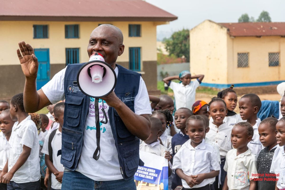 Insprdc's tweet photo. #RDC🇨🇩 | #INSP | #RiposteEbola : Plus de 600 élèves mobilisés pour renforcer la prévention à #Bunia. 

Ce 6 octobre 2026, l’Institut National de Santé Publique (#INSP) a sensibilisé plus de 600 élèves de l’École islamique de Bunia sur les mesures de prévention et de protection contre la maladie à virus Ebola.

À cette occasion, des kits de lavage des mains, thermoflashs et supports de communication ont été remis afin de renforcer les bonnes pratiques d’hygiène et la détection précoce des signes d’alerte.

➡️ Sensibiliser, équiper et mobiliser les communautés : une priorité pour renforcer durablement la riposte.

#Ebola #Bunia #SantéPublique #CREC #Prévention
@Presidence_RDC @MinSanteRDC @OMS_Afrique @UNICEFDRC @AfricaCDC @fhi360 @SANRU_asbl @7sur7_cd