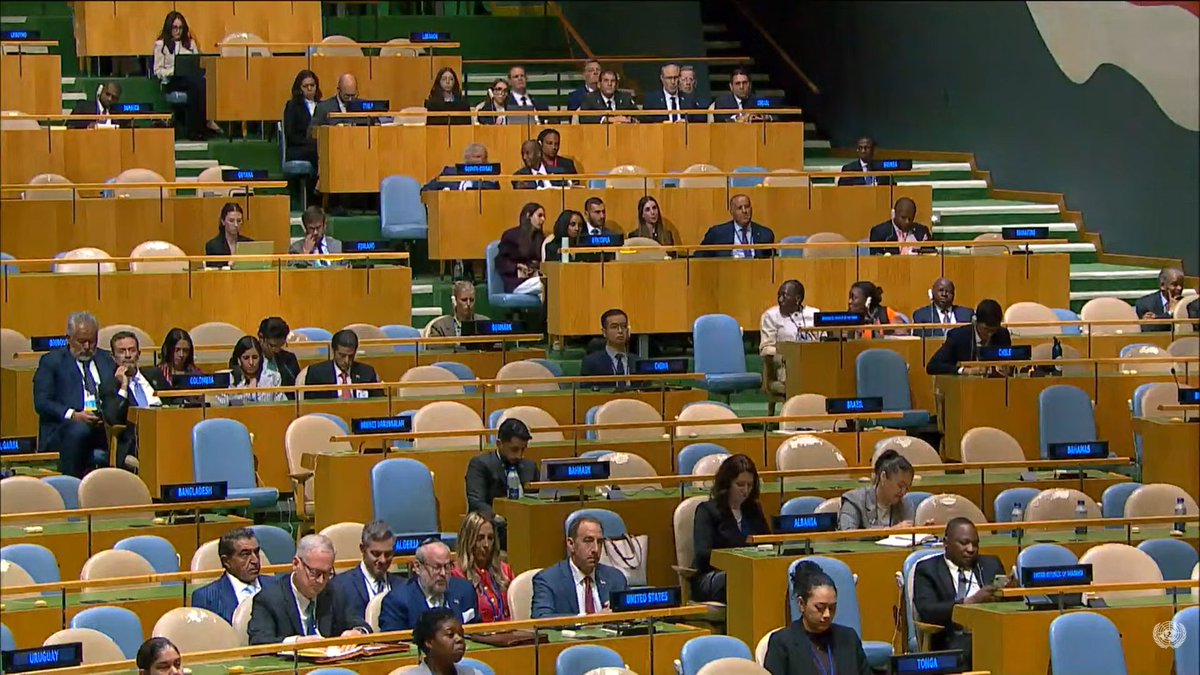 talhaahmad967's tweet photo. @abierkhatib I just confirmed with the Pak-UN Mission and Journalists present at the press gallery. This is fake News. "You walk out of the hall [collectively]"; don't stand on the sidelines. Visuals from Netanyahu's speech with empty sidelines. Stop running Grey Propaganda. https://t.co/X8e37rLtwu