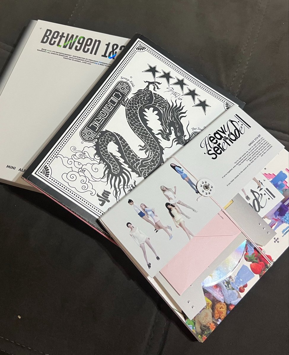cosmicBeaa's tweet photo. totalmente fechada com a JYP 💯🔥👏 https://t.co/QRwDeM5Pio