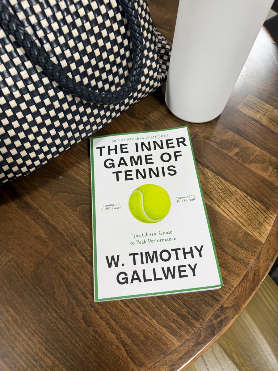 SimoneKJensen's tweet photo. I got to meet Bill Gates, and we actually connected over a book.

He’s a huge fan of one of my favorites, The Inner Game of Tennis by Timothy Gallaway. Even though the book is framed around tennis, I’d recommend to anyone building a startup. https://t.co/KLAU7QHPrs