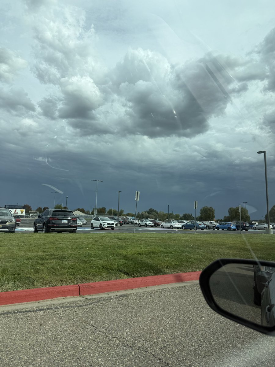 sanchezmauro5's tweet photo. @BianchiWeather You mean this not rain? What kind of nonsense is this https://t.co/Rzfr7eDHdL