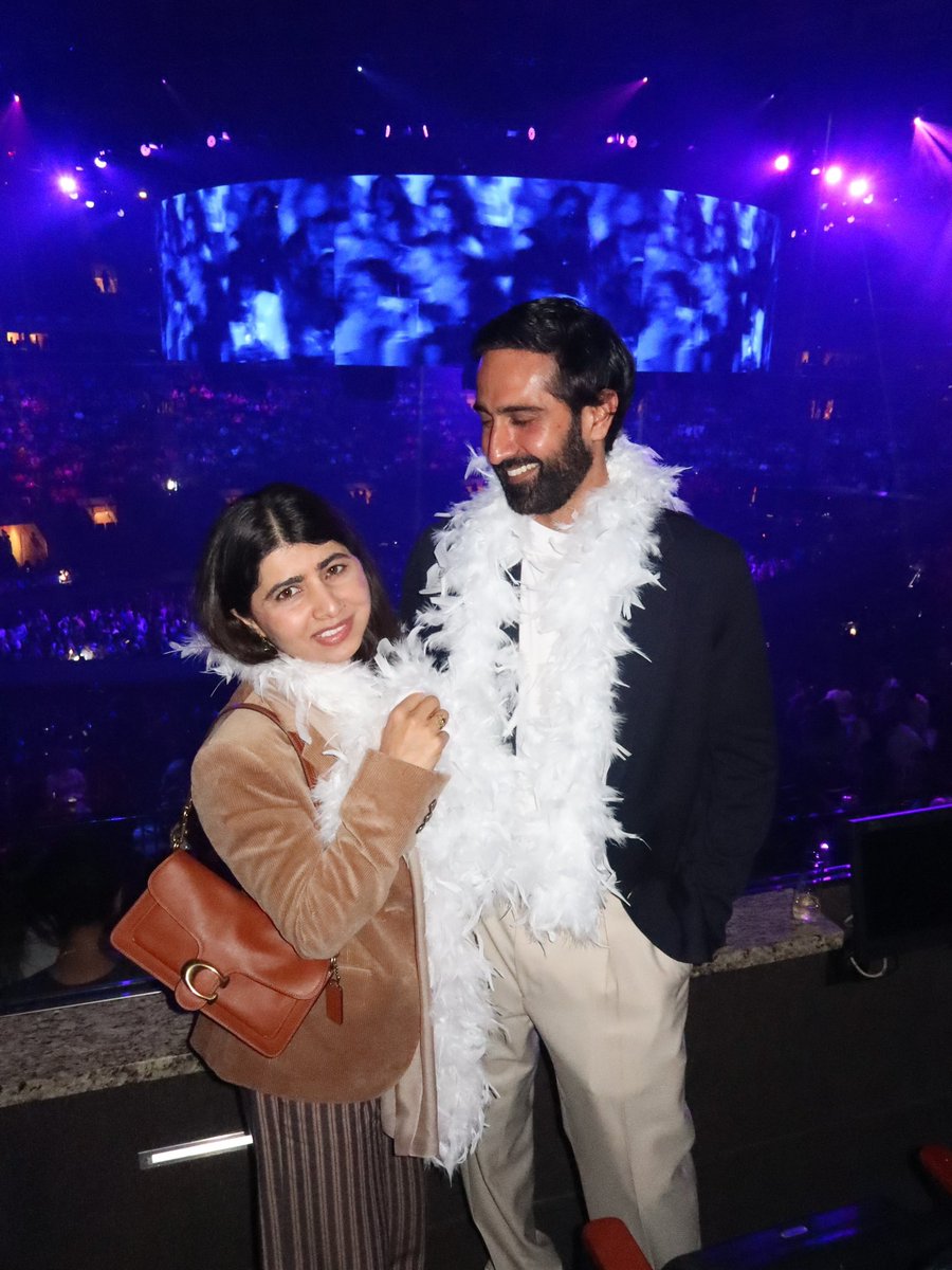 hsdtogethertour's tweet photo. Malala Yousafzai attended Together Together NYC Night 10! (via malala) https://t.co/PGhjHtQRHF