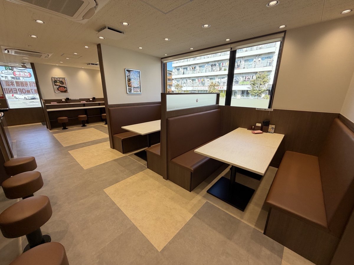 fujisobar's tweet photo. ＼㊗️本日オープン🎉／

富士そば初のロードサイド店舗「富士そば16号西橋本店」が、本日オープンいたします🎊

最寄りの橋本駅から徒歩約10分！
駐車場も12台完備🚗✨

富士そば初となる、店内で製麺したおそばを提供するお店となっております🤩

⬇️続きます https://t.co/dcmaXdN9LW