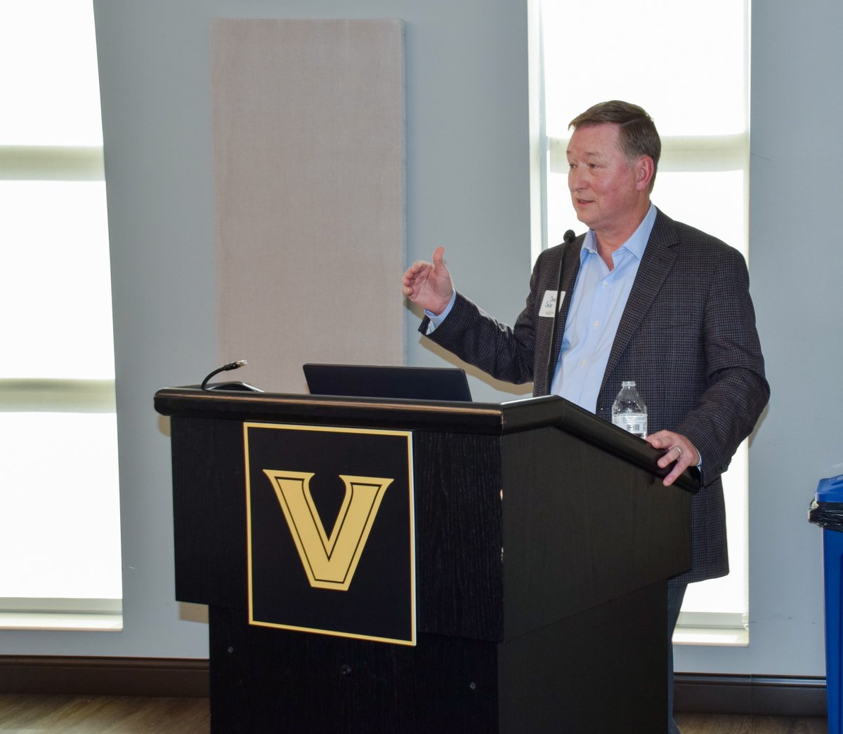 VUEngineering's tweet photo. David Sailor, a leader in interdisciplinary research and collaboration, was the speaker at the Mary Ellen Ternees Distinguished Lectureship hosted by @VSECvanderbilt on Sept.21. Sailor’s lecture was on Urban Sustainability Strategies. https://t.co/eAmB2S9mWm