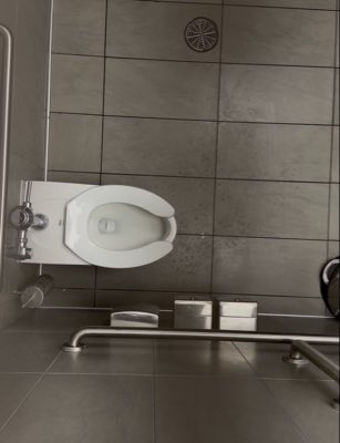 toiletspectator's tweet photo. #NewProfilePic #toilet #toiletspy #guystakingadump #pooping https://t.co/aO8lkLR2ZS