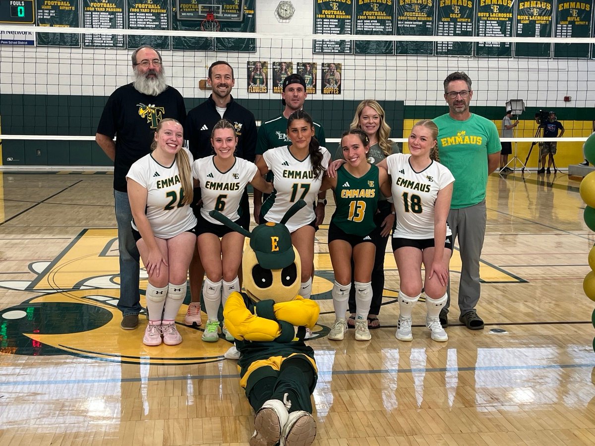 EHS_Hornets's tweet photo. Congratulations to our mentors for making such a positive difference in the lives of these senior volleyball players. Good luck to our soon to be graduates. Make us proud out there! https://t.co/54mXDXYfgl