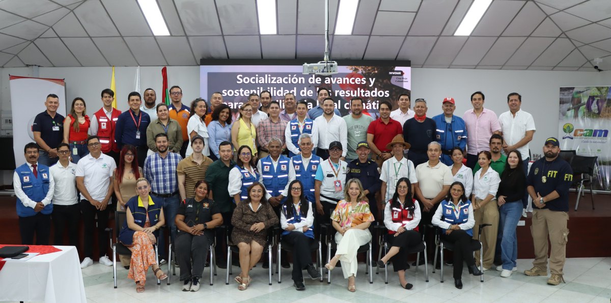 CAMHUILA's tweet photo. #NoticiasCAM 🗣️💚 | Neiva avanza en protocolo para responder a las altas temperaturas urbanas 👉🏻 https://t.co/oBKcU1g0XZ

El estudio reúne acciones construidas 🤲🏼durante un año con comunidades, instituciones, academia 🏫 y otros actores de la Red por la Acción Climática⛑️🚒. https://t.co/2ho8X8Axvb