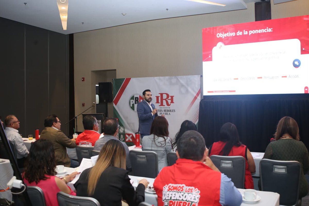 PRIdePUEBLA's tweet photo. 🔴 ¡La fuerza está en prepararnos juntos!

En el PRI Puebla fortalecemos voz, liderazgo y trabajo en territorio. 💪🏻

Con nuestra presidenta Xitlalic Ceja García, nuestro secretario general Lorenzo Rivera Nava participamos en la capacitación del @IRHfilialPuebla https://t.co/X9wetBdGE9