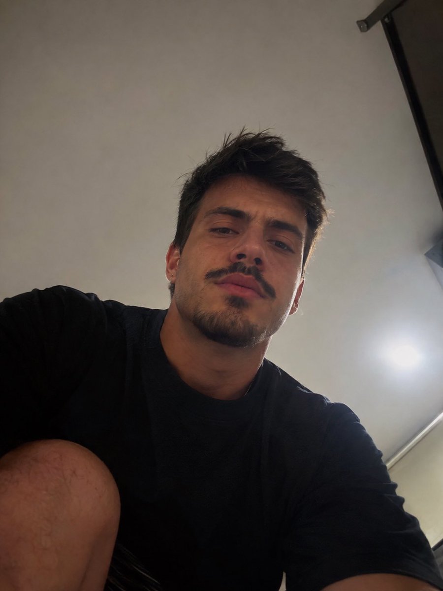 pablitoirmao's tweet photo. Segundo meu chat ele é esse machão aqui 😮‍💨😮‍💨 https://t.co/qx8ZVgHJC7