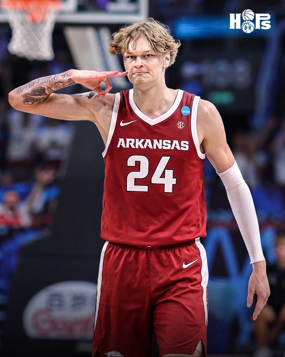 brhoops's tweet photo. Arkansas freshman Miikka Muurinen has been ruled eligible to play this season https://t.co/56IJ789mWc