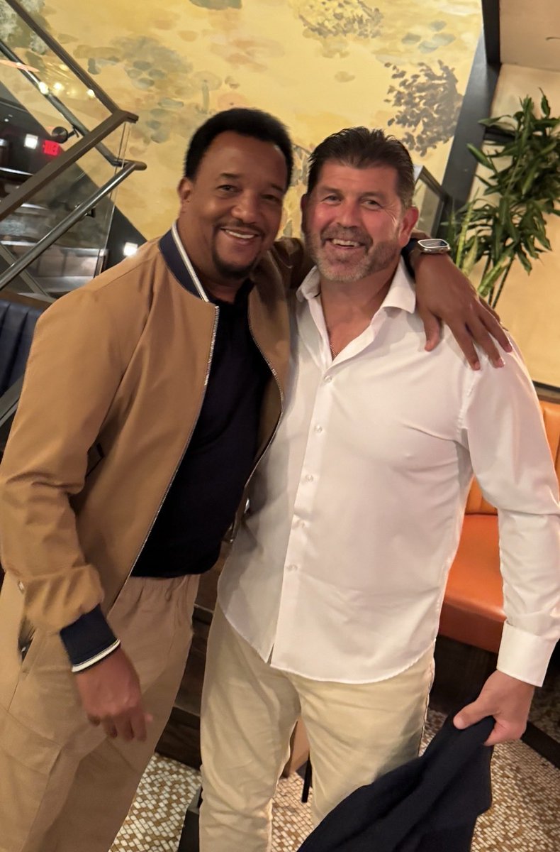 CatherinVaritek's tweet photo. Baseball stories never get old with these two❤️⚾️
@45PedroMartinez
@Varitek_33 https://t.co/DNvt4DhgnS
