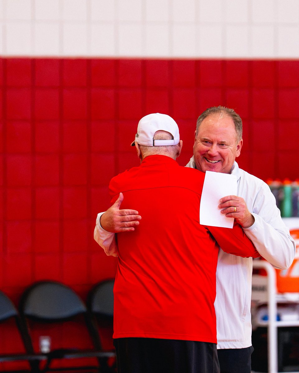 BadgerMBB's tweet photo. A legend returns.

Great to have Hall of Famer Bo Ryan back in the building for practice yesterday https://t.co/DxdSWB9CUN