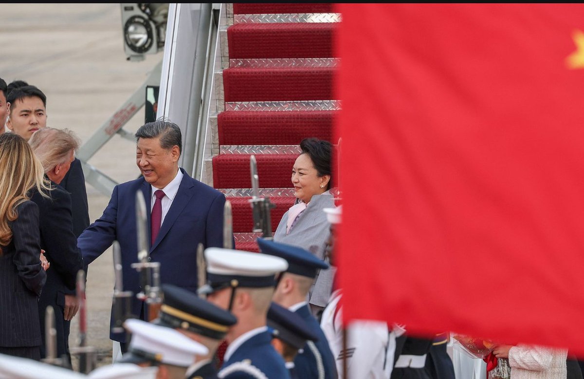 PotokInfo's tweet photo. 🇨🇳🇺🇸A TWO-MONTH FRIENDSHIP
Trump met Xi at the gangway. The phrase of the day: ‘truly great friendship’.

 The trade truce has been extended by two months — until 10 January. Not peace, just a reprieve.
Three topics on the table: AI, Iran and Taiwan. Beijing is asking for arms supplies to the island to be halted. Washington wants Xi to put pressure on Tehran.
WSJ: quiet talks on nuclear safeguards are taking place in parallel. The handshake was in front of the cameras. Nuclear talks — behind closed doors.
The summit has begun. The date is already marked on the calendar.
#Trump #Xi #China #Summit #Taiwan #AI #Iran #tariffs