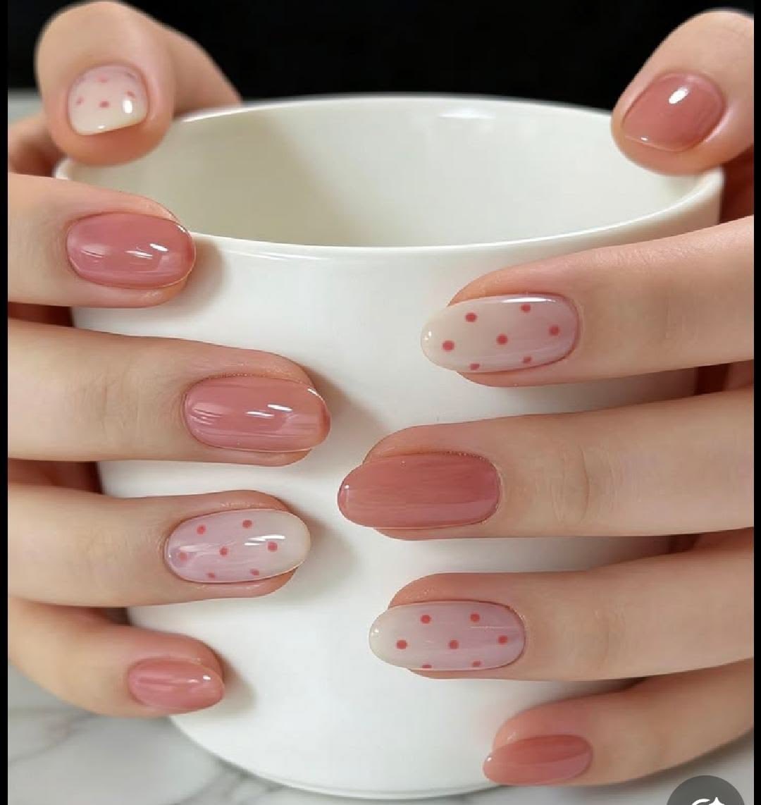 insperarise's tweet photo. pink polka dot nails 🎀 https://t.co/3284NkJoEy