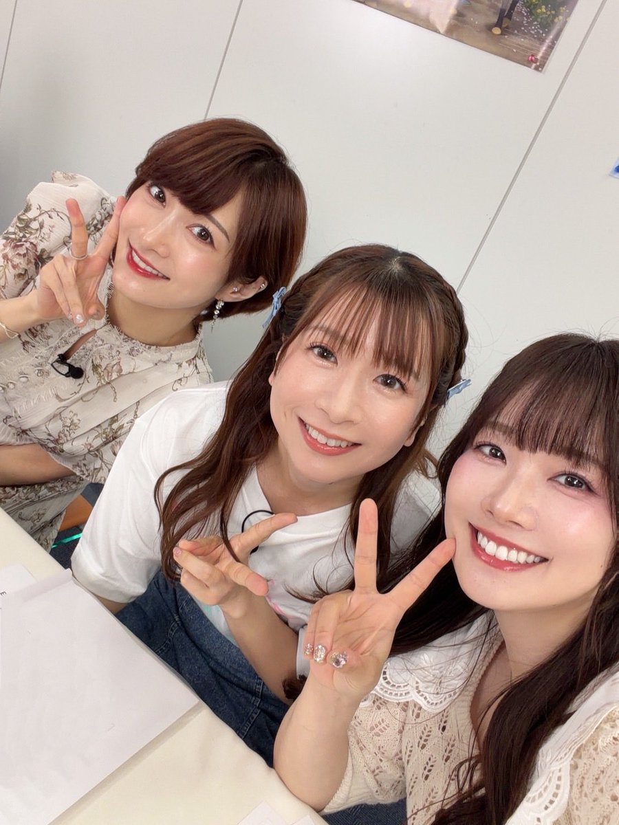 AyAsA_violin's tweet photo. おはようございます💭
昨夜は #バンドリTVLIVE ありがとうございました💫
#モニカMovement の余韻香るなか出演させていただけて、みんなで盛り盛り🌳なライブを振り返ることができて嬉しかった☺️🦋
次回のライブに備えてエレガントな女を目指したいという気持ちだけはばっちりあります何卒よろしくお願いします🦋💚🎻
そしてそして改めて #アワーノーツリリース おめでとうございます🎉
#バンドリ