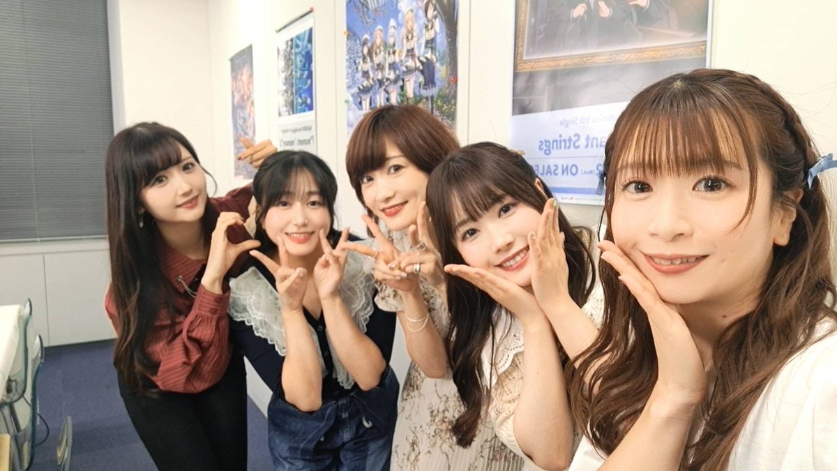 AyAsA_violin's tweet photo. おはようございます💭
昨夜は #バンドリTVLIVE ありがとうございました💫
#モニカMovement の余韻香るなか出演させていただけて、みんなで盛り盛り🌳なライブを振り返ることができて嬉しかった☺️🦋
次回のライブに備えてエレガントな女を目指したいという気持ちだけはばっちりあります何卒よろしくお願いします🦋💚🎻
そしてそして改めて #アワーノーツリリース おめでとうございます🎉
#バンドリ