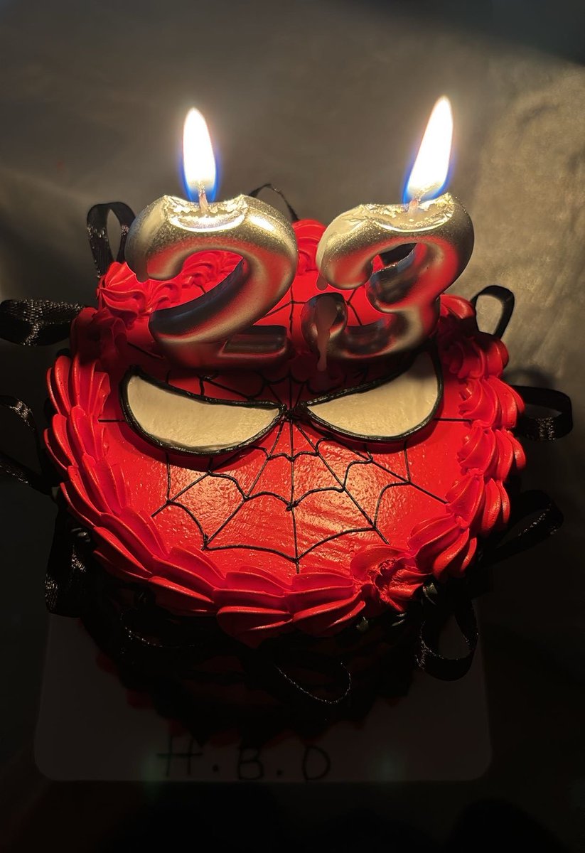 Deer0_'s tweet photo. "25/9/2003 🎂" https://t.co/tynDJx7qYp