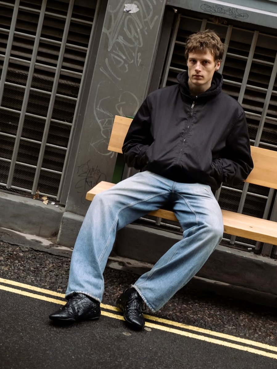 HaroldWalkotu's tweet photo. Out in Soho, London with the Balenciaga City Sneaker on. https://t.co/XdFuECXlFt