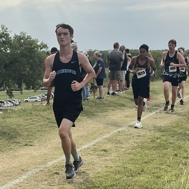 USD265_EHS's tweet photo. EHS Cross Country on the course at Lake Afton. Go Tigers! https://t.co/vjONiBFYpL
