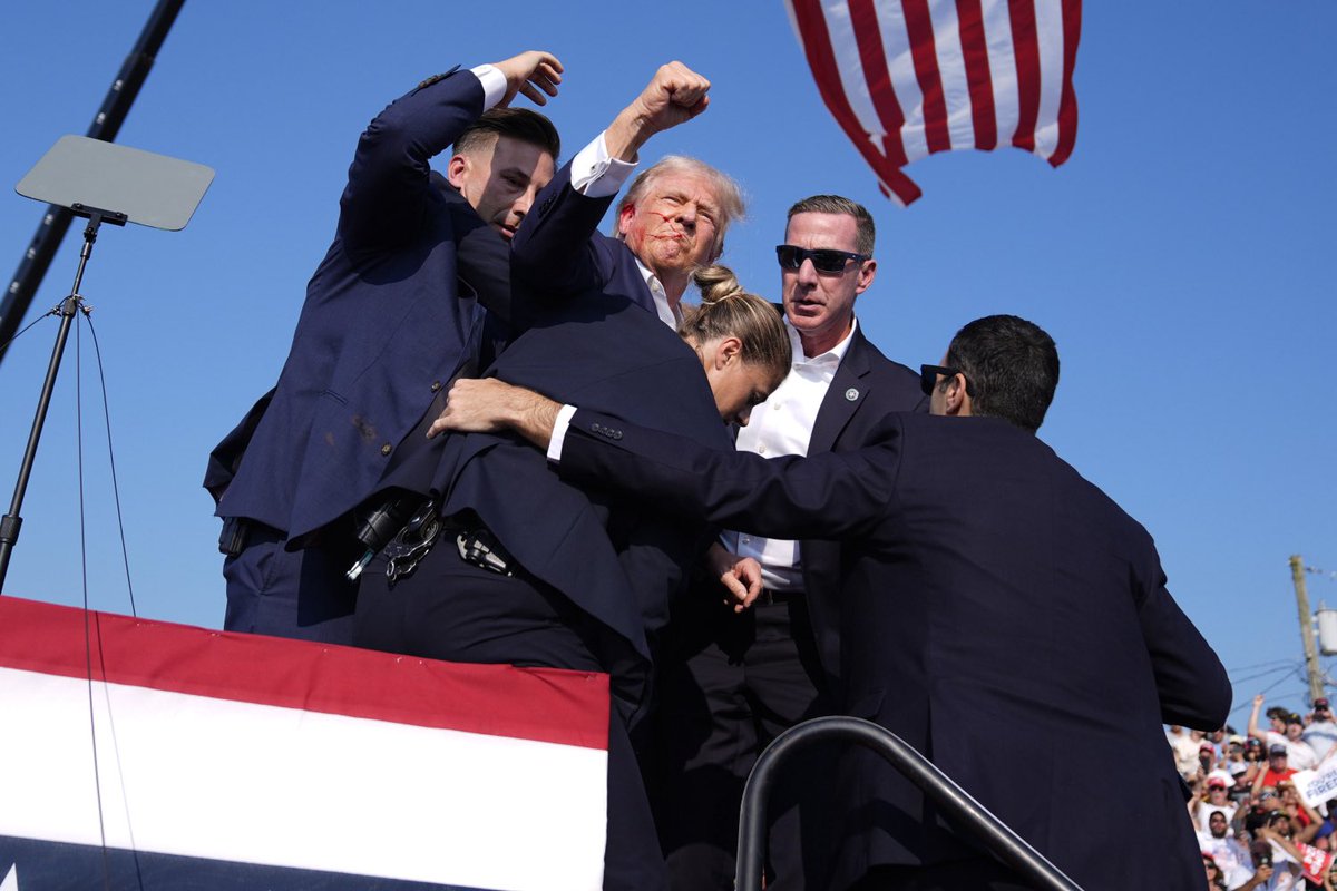 GlobalNewsMontr's tweet photo. ⚡️#BREAKING A man shot at Butler, Pennsylvania, campaign rally during assassination attempt on Donald Trump has died, lawyer says https://t.co/ywYJIBPt9V