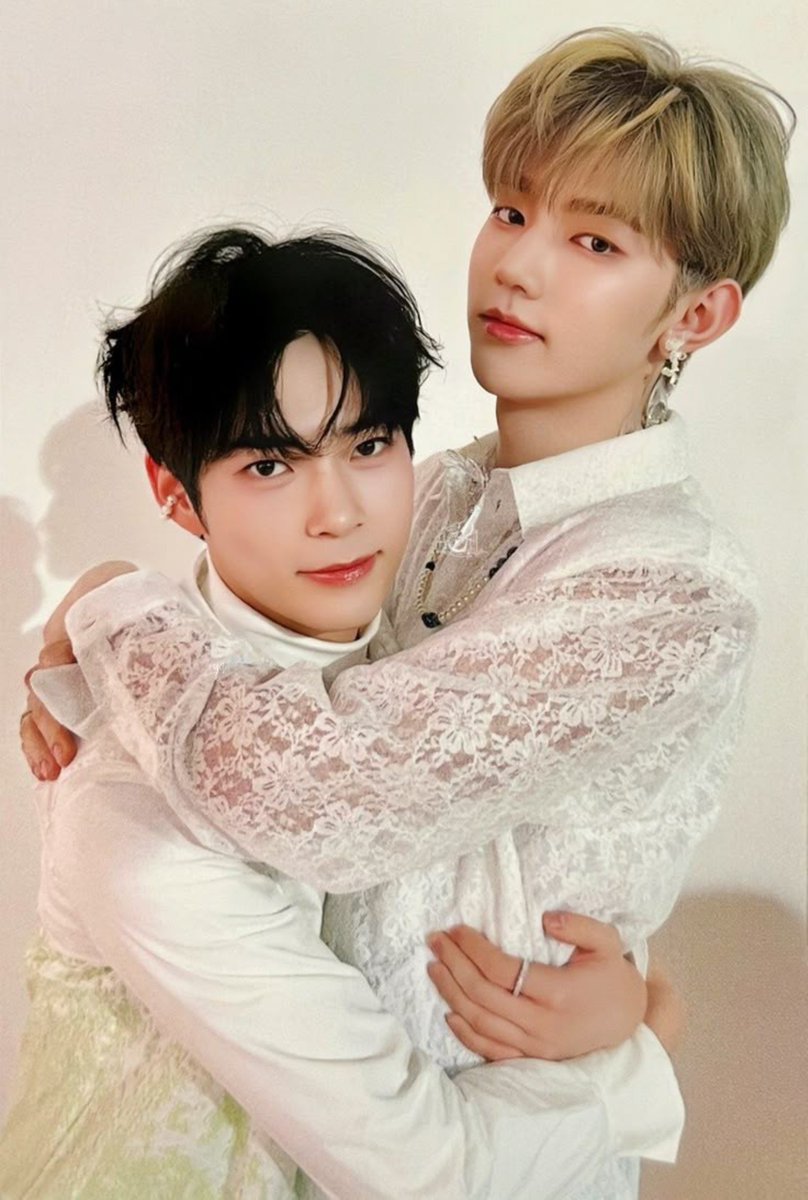 Saa_Jaaaa's tweet photo. Siap, paham🤫 
(yg penting yg kanan jgn ikutan cere yah, minimal bikin unit dulu bedua)
#hanaz 
#binhao https://t.co/DJ2Zc0D52O