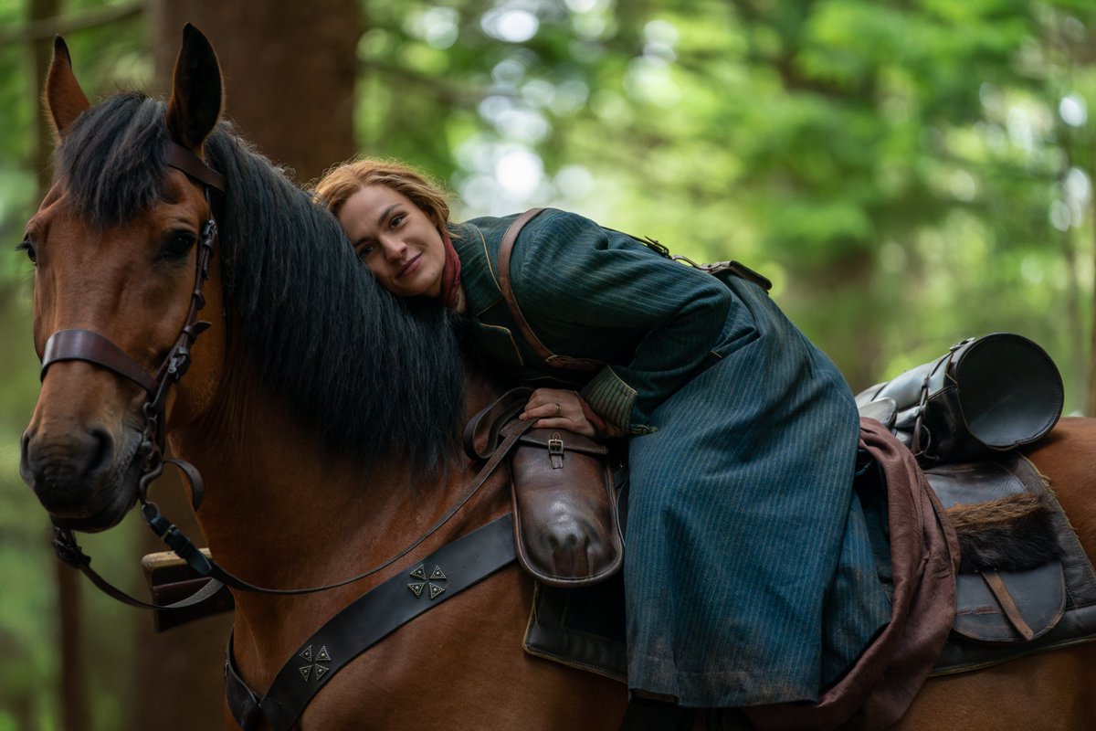 Outlanderclctr's tweet photo. One last look at the magic behind the scenes. ❤️

Bring home the S8 Collector’s Edition on Blu-ray, DVD, or Digital, or relive it all with The Complete Series on DVD. Link in bio. https://t.co/0nwN36ZBI4