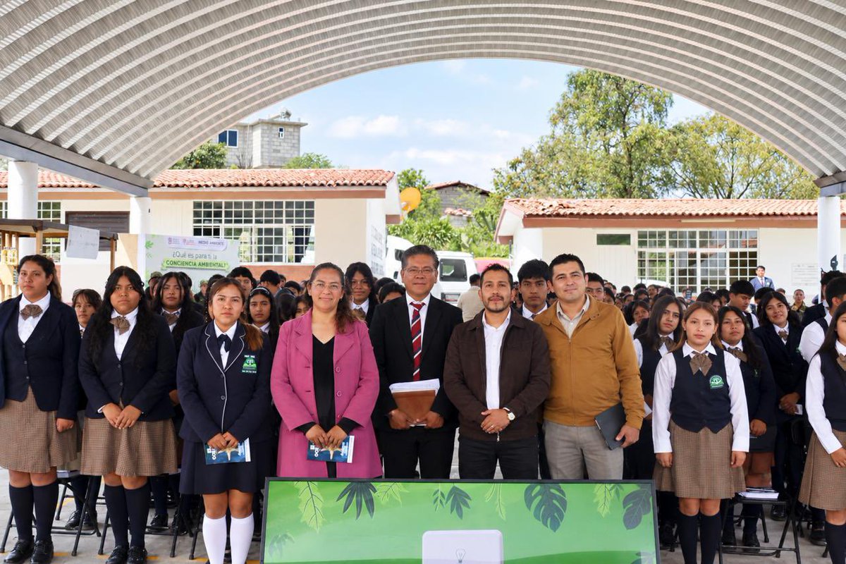 alhely_arronis's tweet photo. Las y los jóvenes mexiquenses tienen en sus manos la posibilidad de convertirse en agentes de cambio y construir una nueva cultura de responsabilidad ambiental.

Como parte de la Semana de la #ConcienciaAmbiental, compartimos una jornada de aprendizaje y participación con estudiantes de los Telebachilleratos Comunitarios Núm. 406 y 398, en #SanFelipeDelProgreso, donde a través de actividades lúdicas, talleres y dinámicas reflexionamos sobre el cuidado del agua, la biodiversidad y el manejo responsable de los residuos.

Agradezco al Secretario de Educación, Ciencia, Tecnología e Innovación, Miguel Ángel Hernández Espejel, al Ing. Gustavo Álvarez Gómez y a la Lic. Araceli Mendoza Enríquez, responsables de los planteles, por recibirnos y por sumar esfuerzos para la construcción de un Estado de México más sostenible.