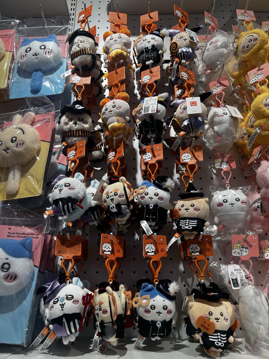 chiitaro0q's tweet photo. ハロウィンシリーズ出てた！かわええ！ https://t.co/RnKowCdgBH