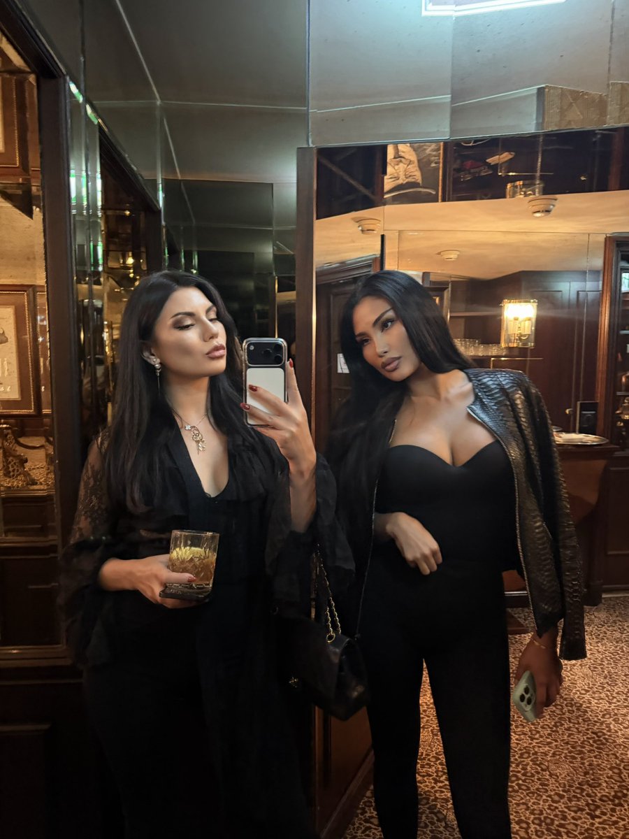 FemdomVamp's tweet photo. With my baby domme in Geneva @GoddessJasmt https://t.co/YC3jG0MV72